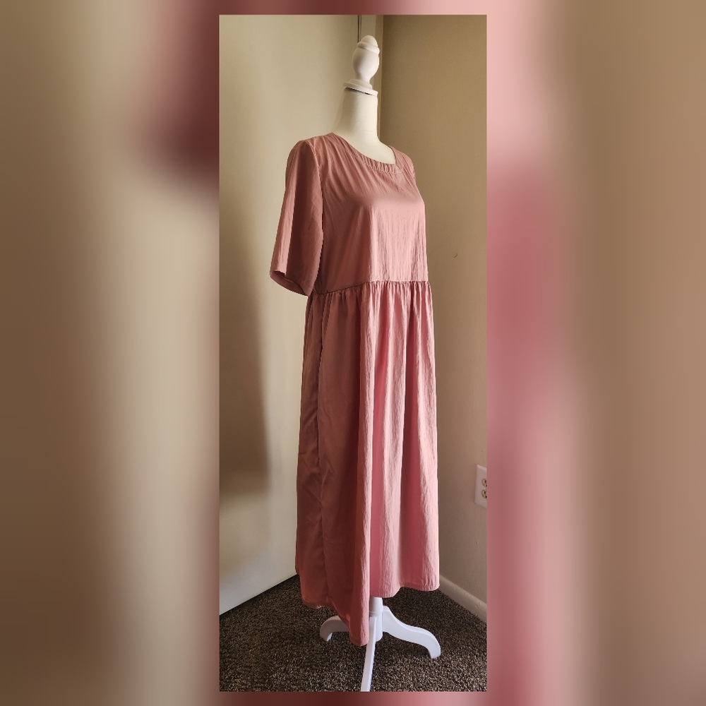 Casual Women's Mid-Length Dress. With Pockets.